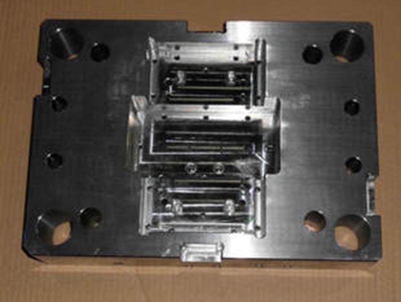 洞头精密塑料模-06